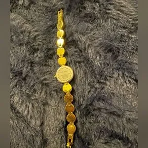 Betsey Johnson lime green and gold watch. No battery. Betsey Johnson | Accessories | Betsey Johnson Lime Green And  main image 2